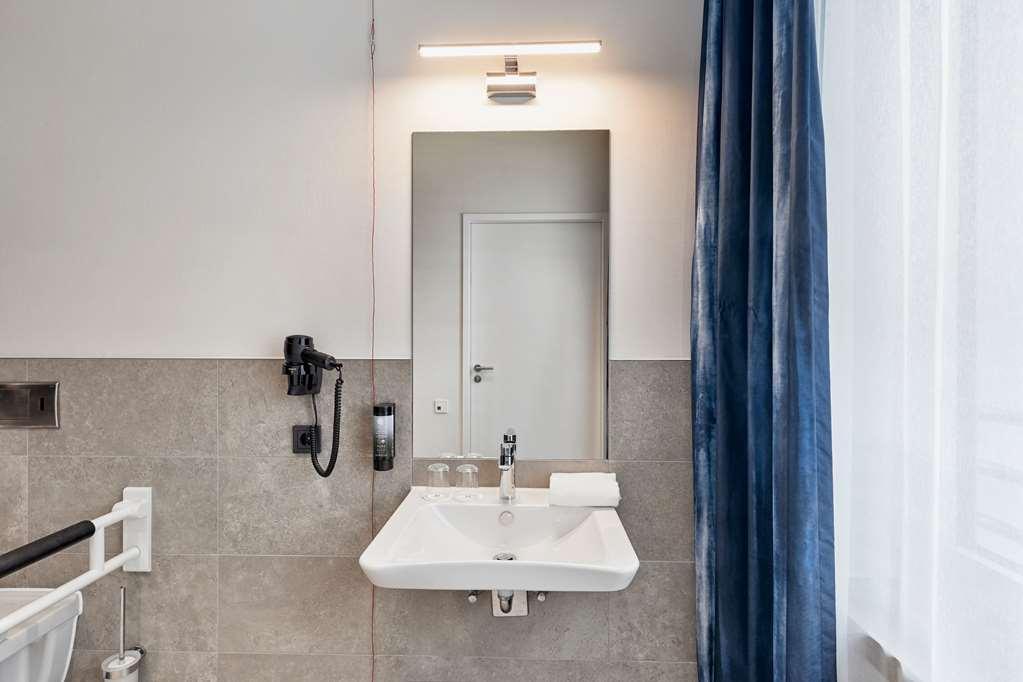H2 3* Dusseldorf