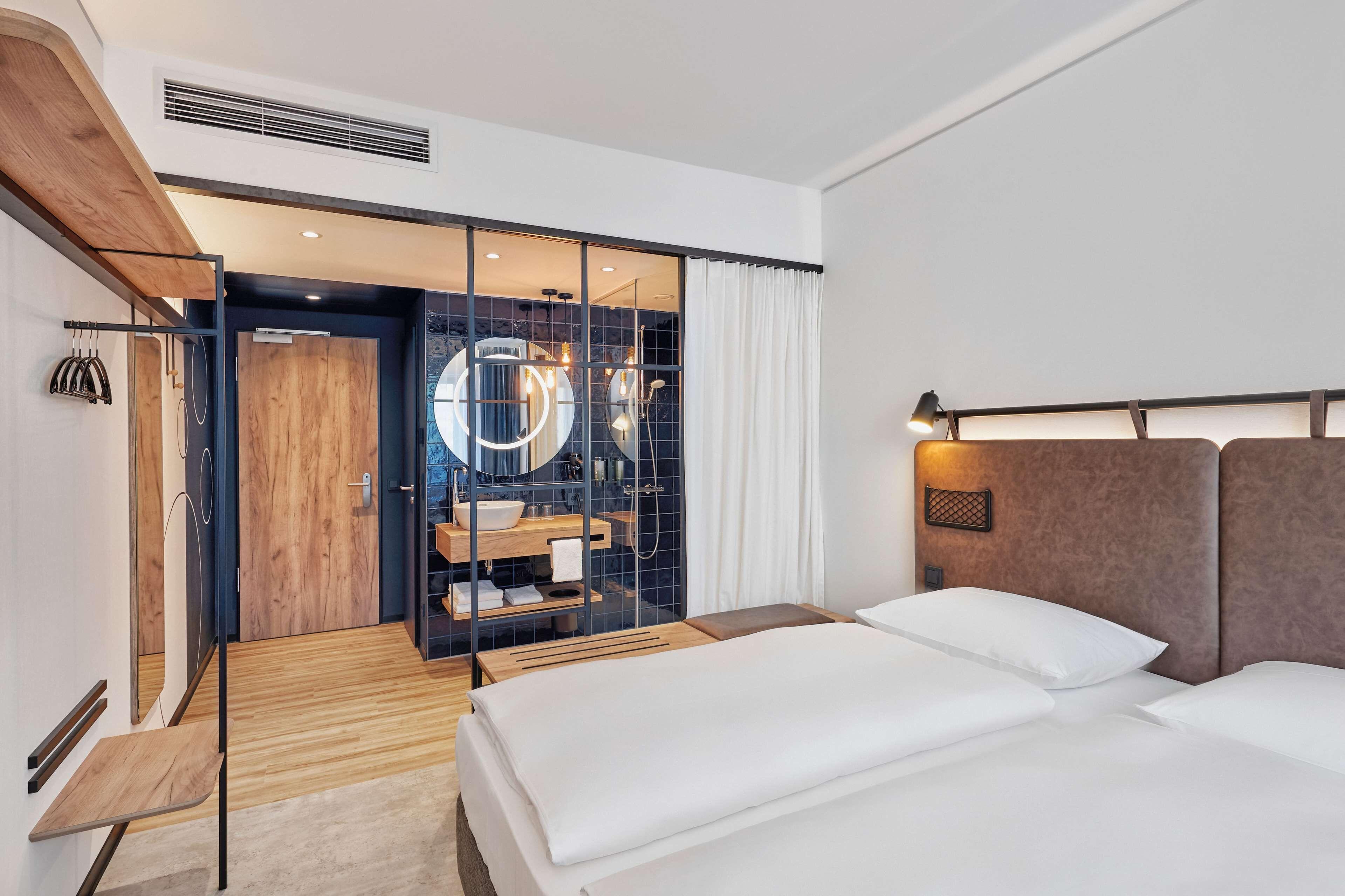Hotel H2
